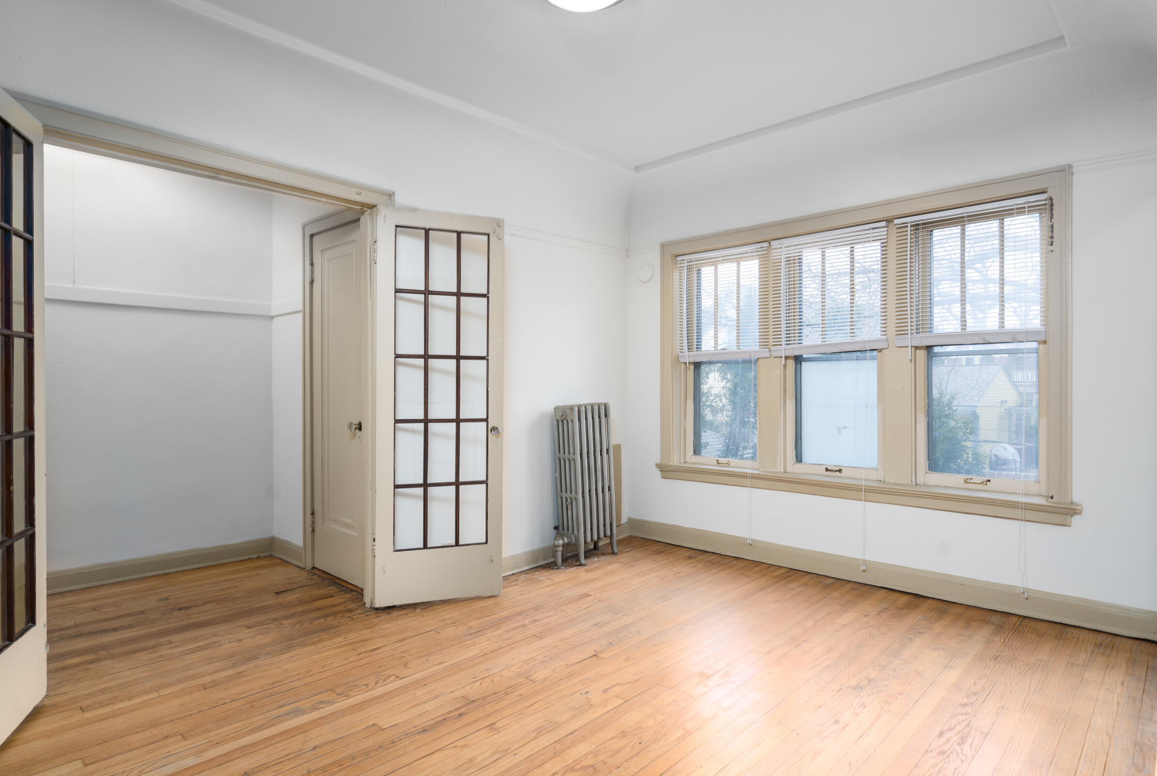 1835 North 2nd Street Milwaukee, WI 53212 - Photo 3 of 8 Living Room