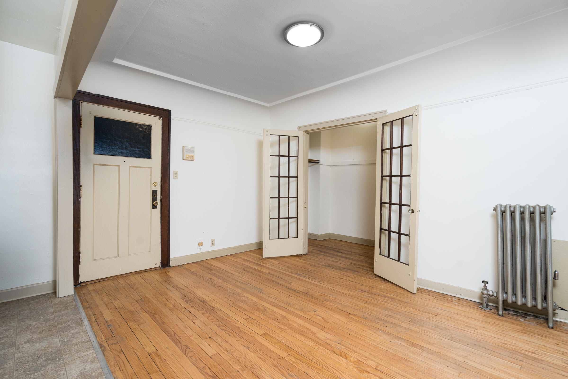 1835 North 2nd Street Milwaukee, WI 53212 - Photo 4 of 8 Living Room