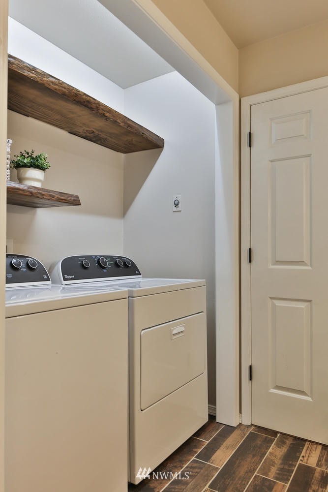15519 OK Mill Road Snohomish, WA 98290 - Photo 22 of 32 a utility room with dryer and washer