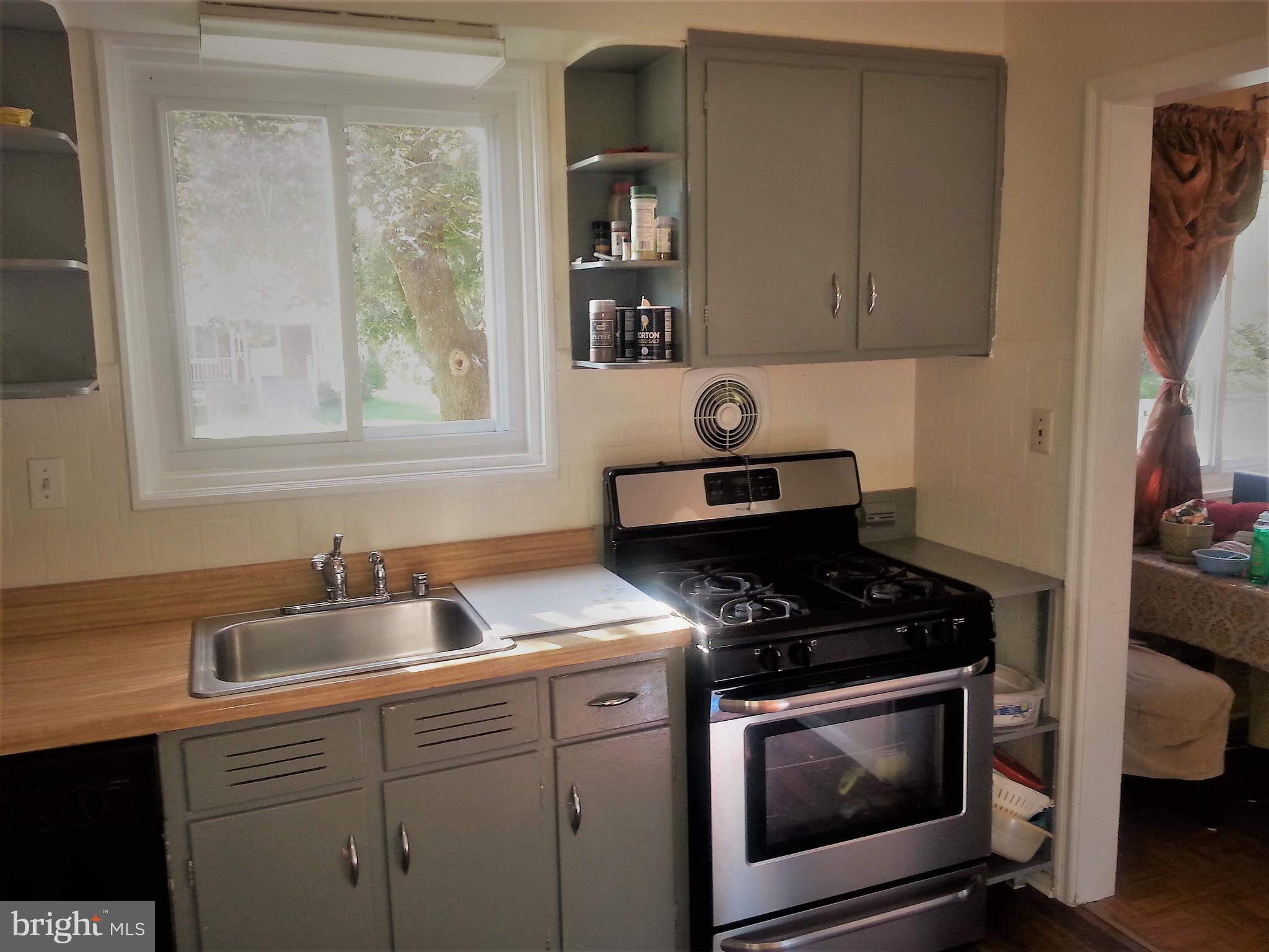1314 Dilston Road Silver Spring, MD 20903 - Photo 5 of 26 Kitchen