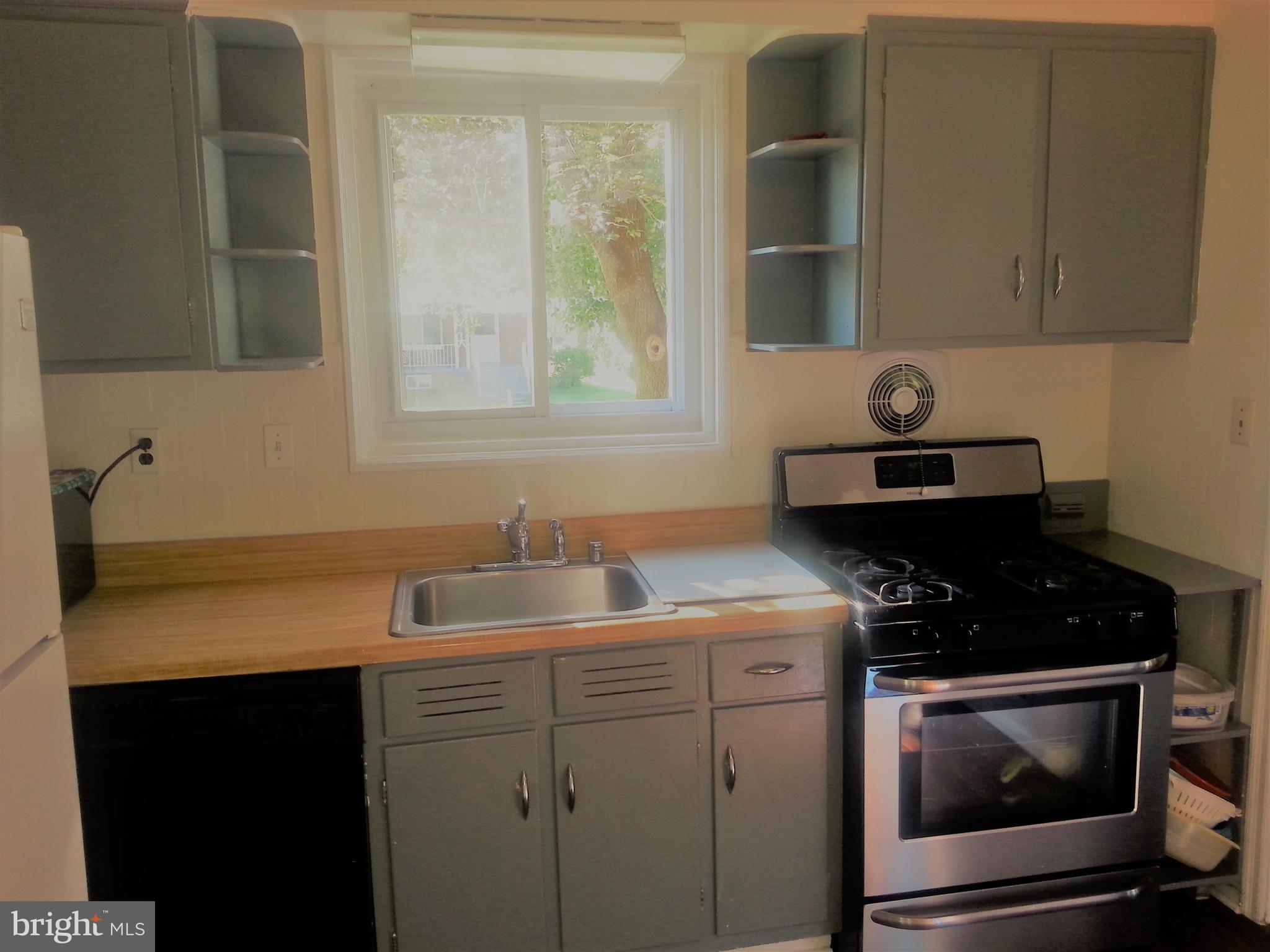 1314 Dilston Road Silver Spring, MD 20903 - Photo 7 of 26 Kitchen