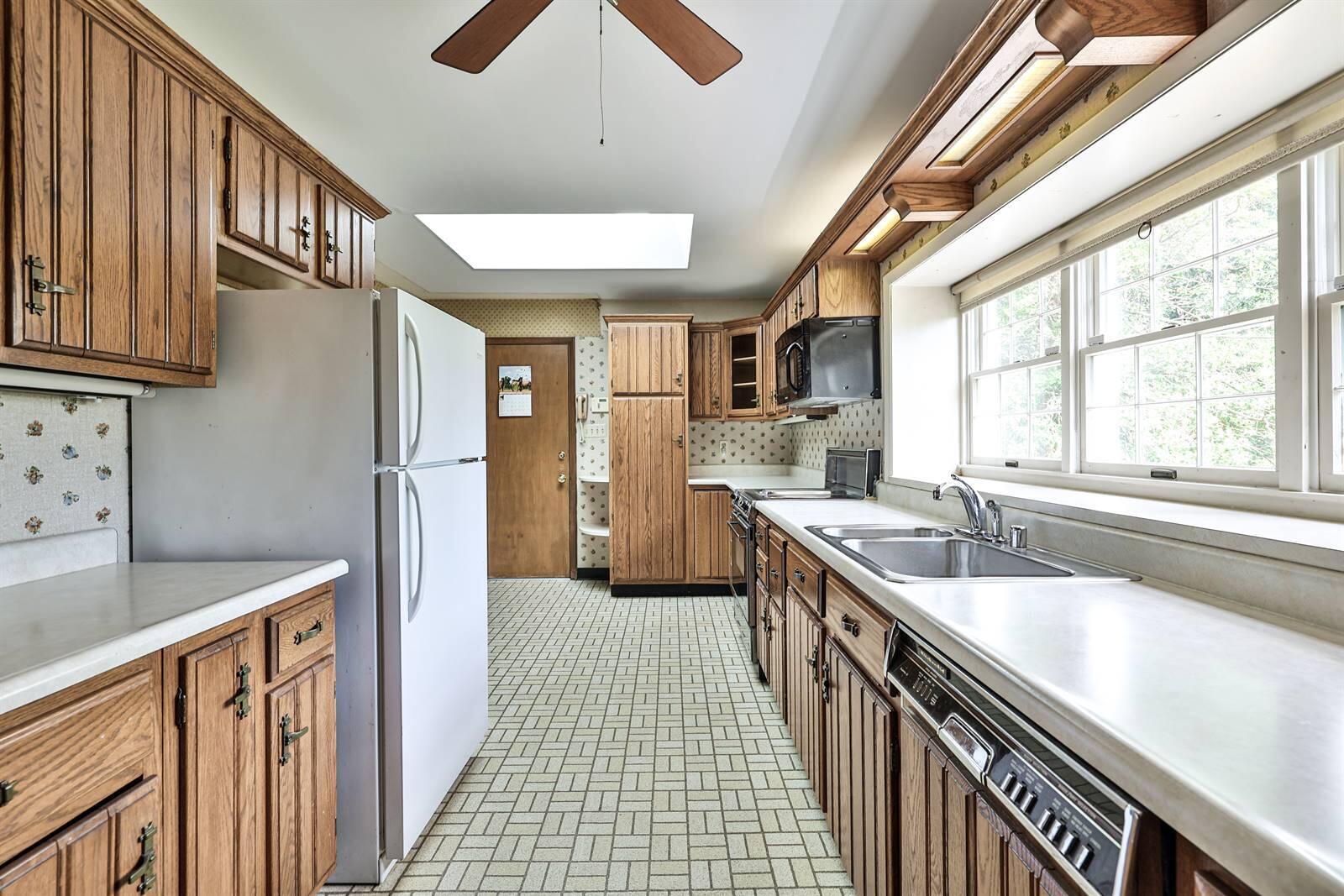 219 Beechwood Road Fort Mitchell, KY 41017 - Photo 11 of 49 Gallery Image 11