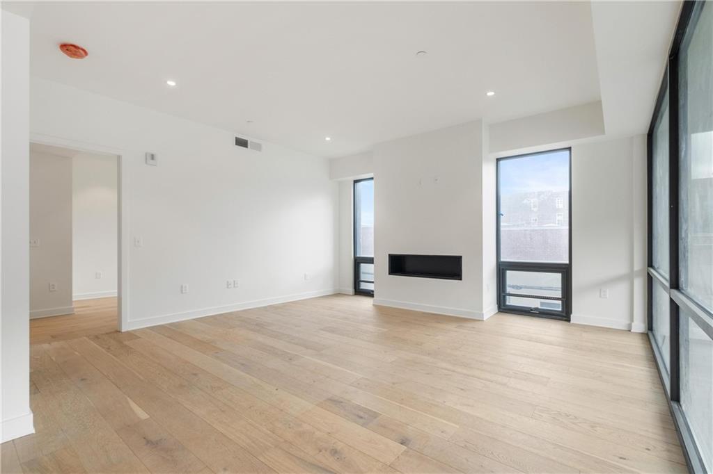 2330 Penn Avenue, Unit 203 Pittsburgh, PA 15222 - Photo 18 of 37 a view of an empty room with a closet