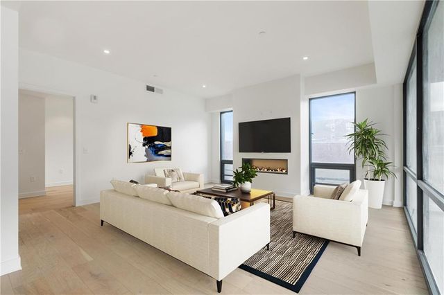 $970,000 | 2330 Penn Avenue, Unit 203, Pittsburgh, PA 15222