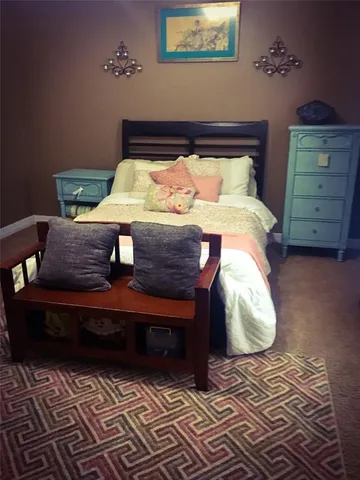 a view of entryway with a potted plant