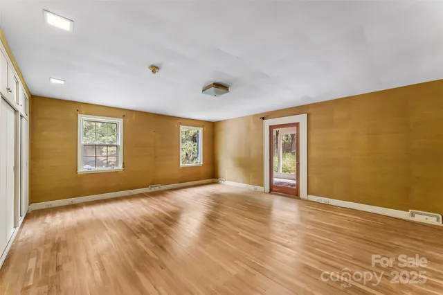 $699,000 | 301 Louise Avenue Northeast, Valdese, NC 28690