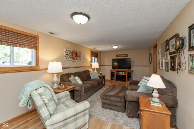 $279,900 | 601 South Jefferson Street, Brownsburg, IN 46112