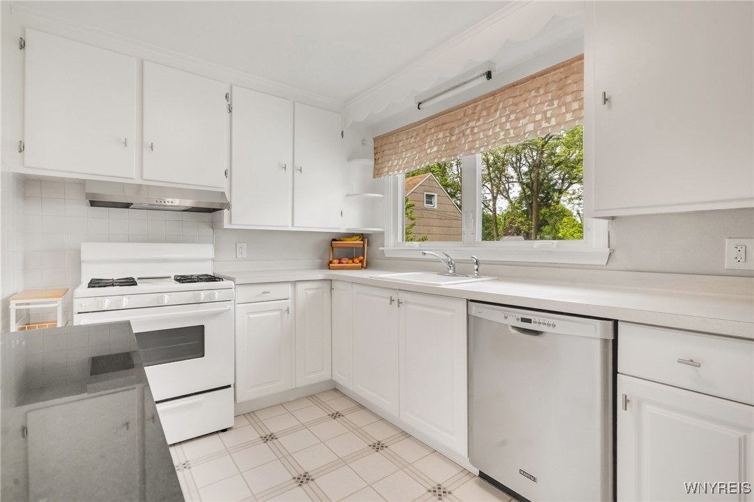 4226 Shimerville Road Clarence, NY 14031 - Photo 11 of 47