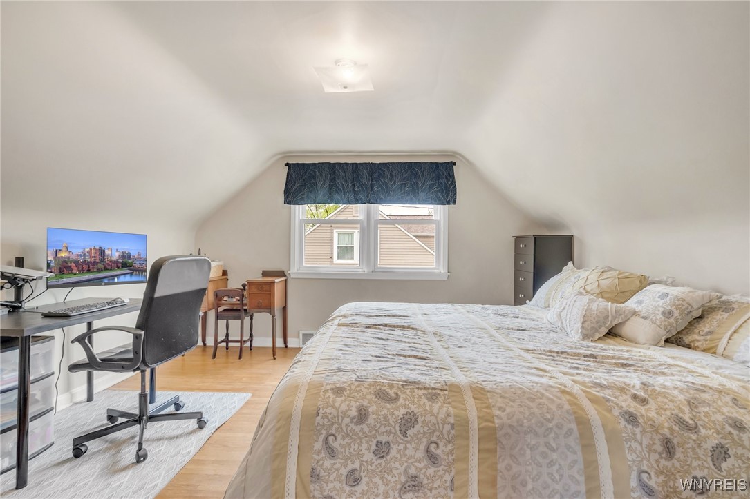 4226 Shimerville Road Clarence, NY 14031 - Photo 36 of 47 Large upstairs bedroom fits a kind size bed!