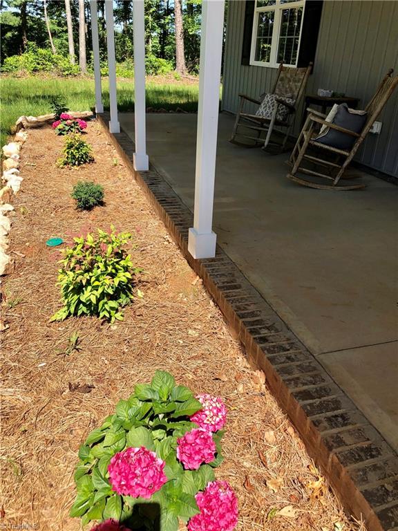 533 Deadmon Road Mocksville, NC 27028 - Photo 4 of 24 Gallery Image 4
