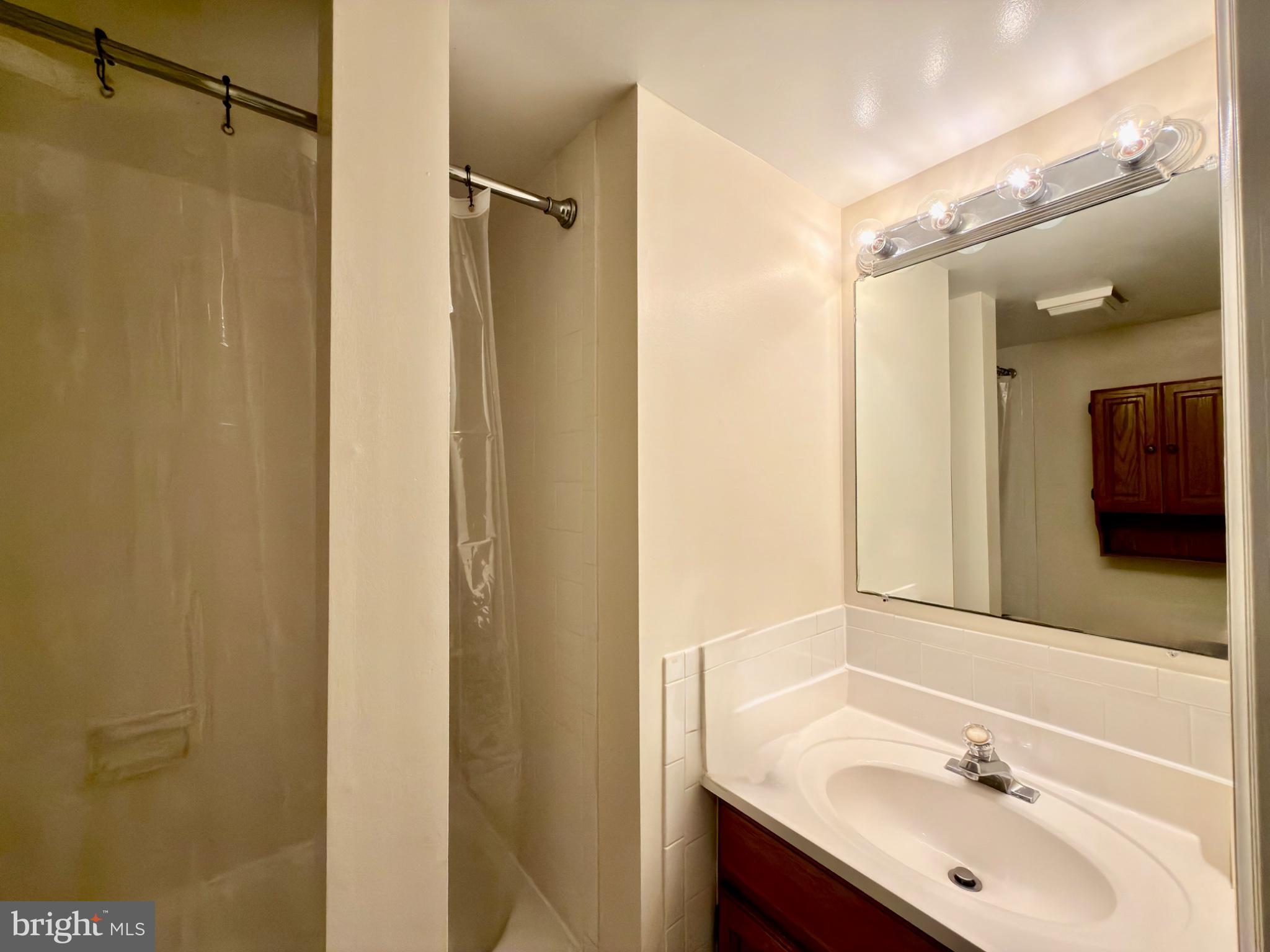 8535 Hilltop Road Vienna, VA 22180 - Photo 21 of 25 Gallery Image 21