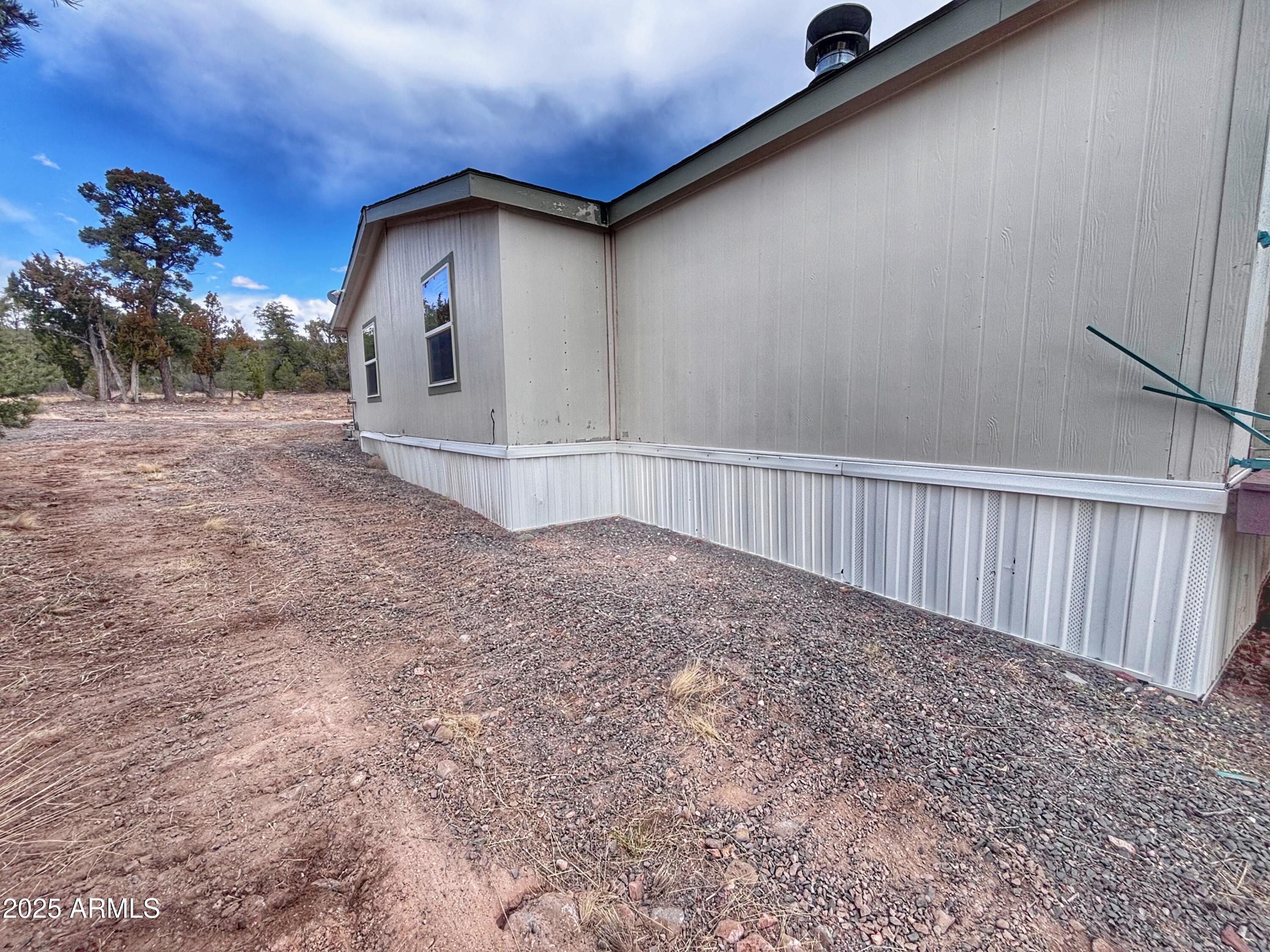 33015 West Cowboy Clint Road Seligman, AZ 86337 - Photo 10 of 42 image_123650291 (11)