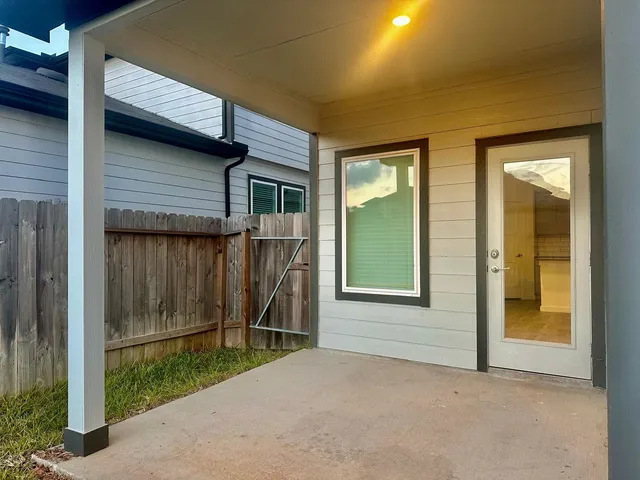 $2,475 | 14211 Kings Canyon Lane, Conroe, TX 77384