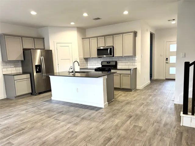 $2,475 | 14211 Kings Canyon Lane, Conroe, TX 77384