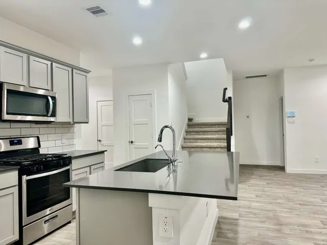 $2,475 | 14211 Kings Canyon Lane, Conroe, TX 77384