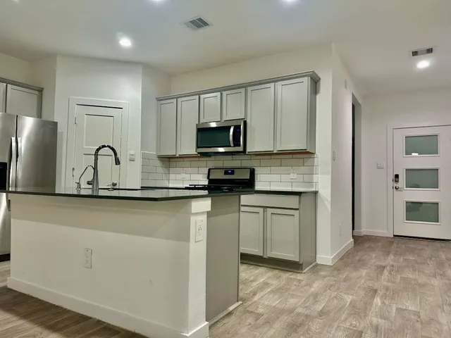 $2,475 | 14211 Kings Canyon Lane, Conroe, TX 77384