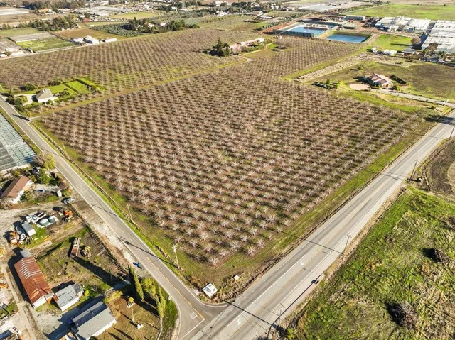a view of a bathroom