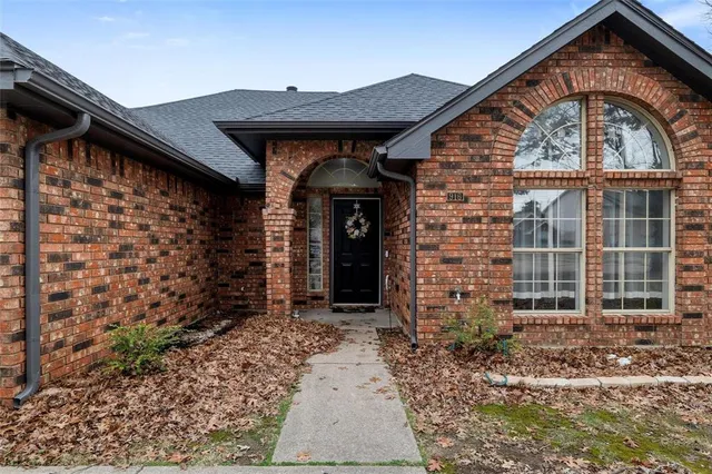 $2,650 | 916 Clover Hill Lane, Cedar Hill, TX 75104