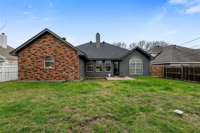 $2,650 | 916 Clover Hill Lane, Cedar Hill, TX 75104