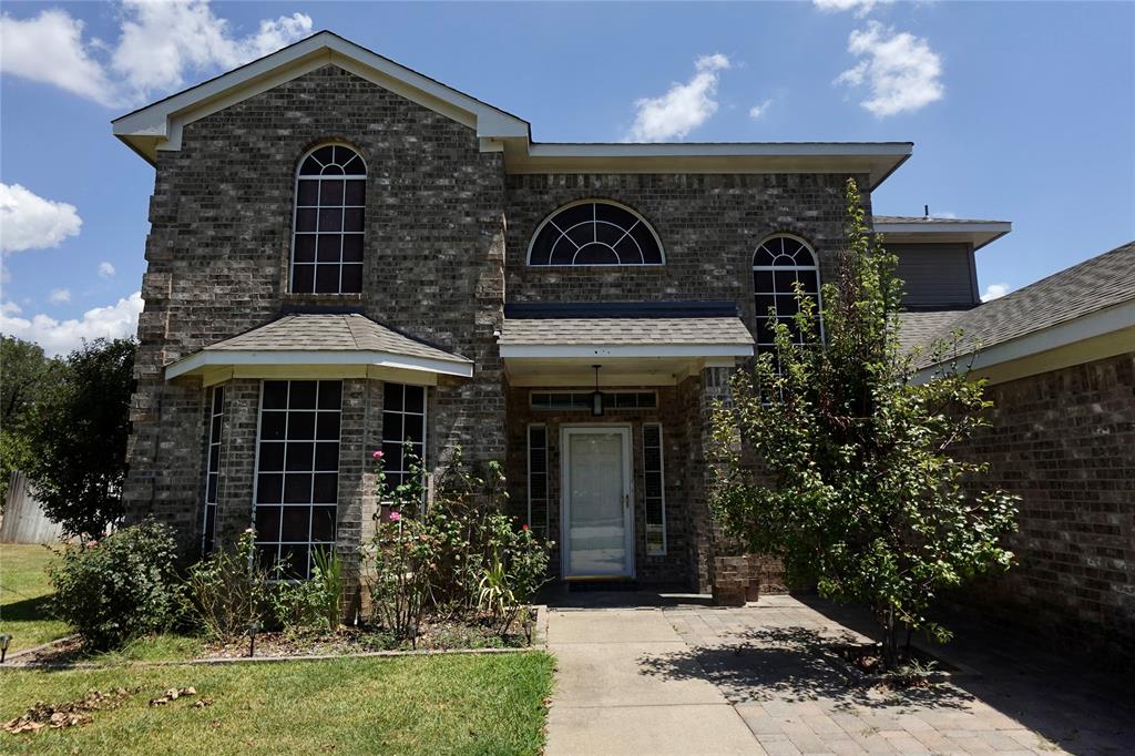 173 West Ranch Lane Weatherford, TX 76088 - Photo 3 of 29 a front view of a house