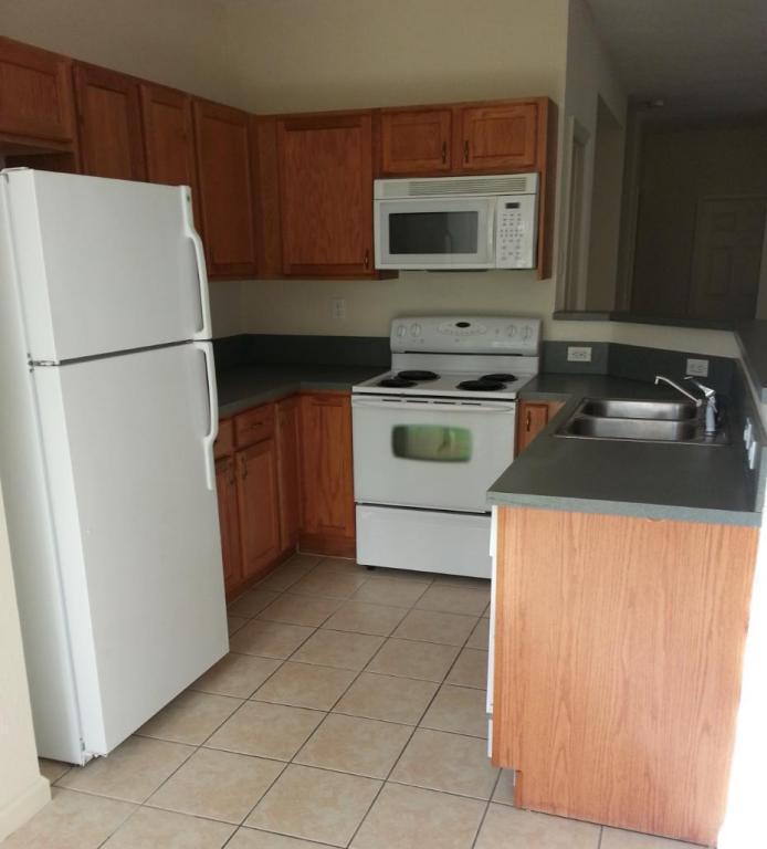 3070 Laurel Ridge Circle Riviera Beach, FL 33404 - Photo 2 of 23 3