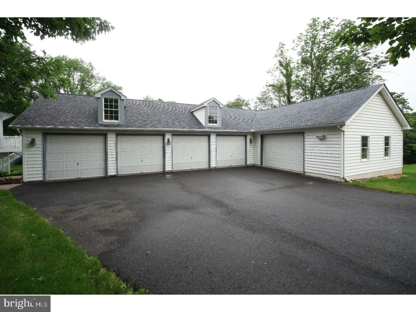 17 Wulaton Road Kintnersville, PA 18930 - Photo 24 of 25 Garage