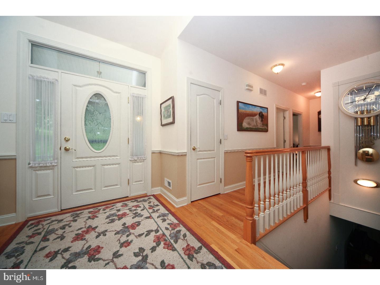 17 Wulaton Road Kintnersville, PA 18930 - Photo 4 of 25 Foyer