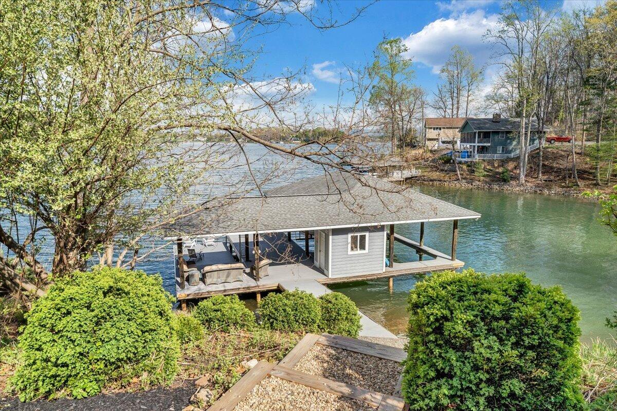 8599 Burnt Chimney Road Wirtz, VA 24184 - Photo 149 of 197 149-MIB08430