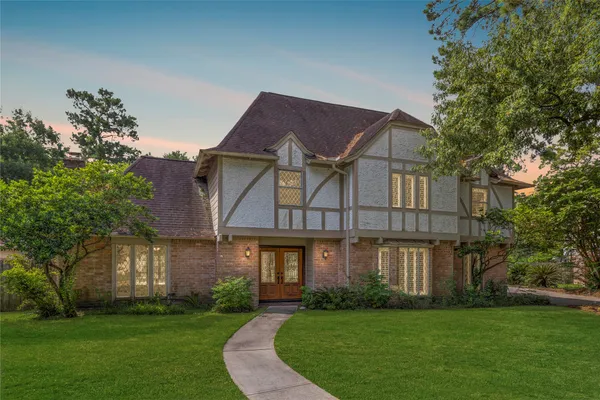 $379,900 | 8215 Winding Hill Lane, Spring, TX 77379