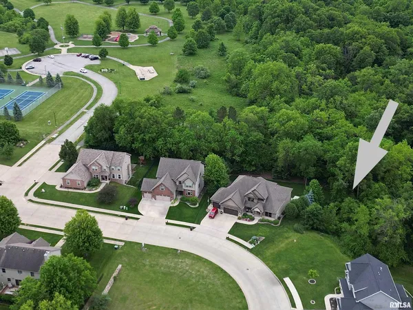 $99,900 | 6711 North Water Oak Drive, Edwards, IL 61528