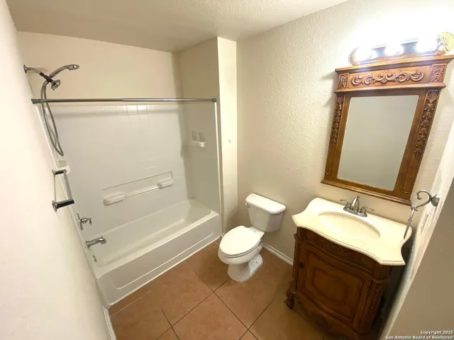 $1,795 | 10411 Tollow Way, Helotes, TX 78023