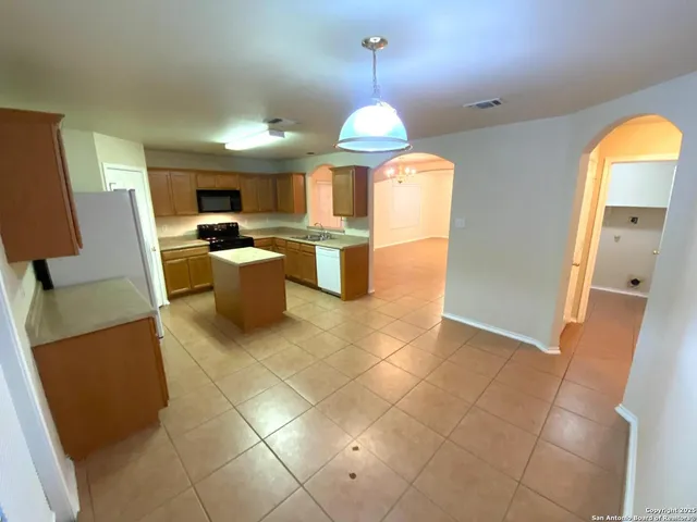 $1,795 | 10411 Tollow Way, Helotes, TX 78023