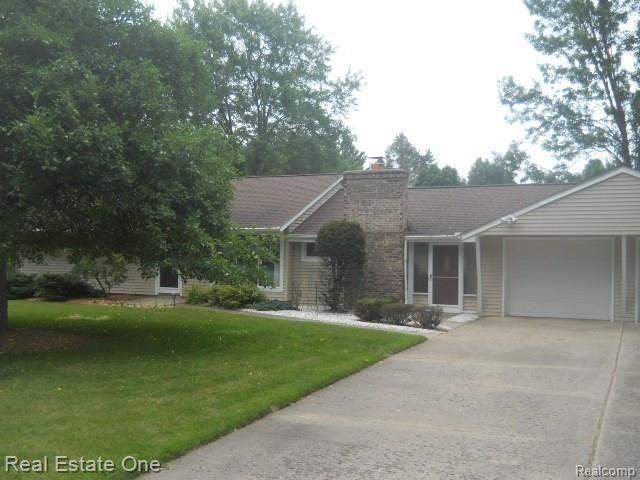 6536 Mayfair Road Utica, MI 48317 - Photo 1 of 17 DSCN5169.JPG