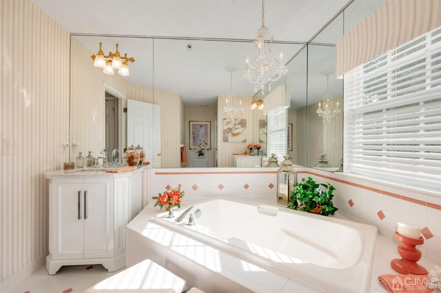 148 Prestwick Way Edison, NJ 08820 - Photo 14 of 18 Gallery Image 14