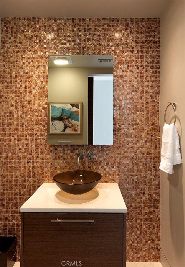 31387 Ceanothus Drive Laguna Beach, CA 92651 - Photo 11 of 38