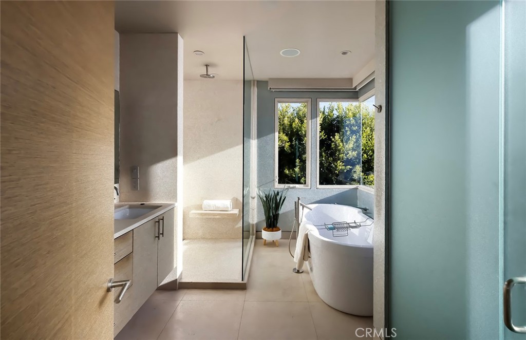 31387 Ceanothus Drive Laguna Beach, CA 92651 - Photo 15 of 38