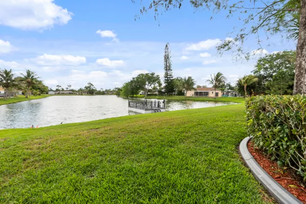 $599,000 | 125 Parkwood Drive, Royal Palm Beach, FL 33411