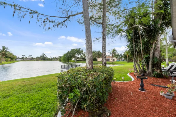 $599,000 | 125 Parkwood Drive, Royal Palm Beach, FL 33411