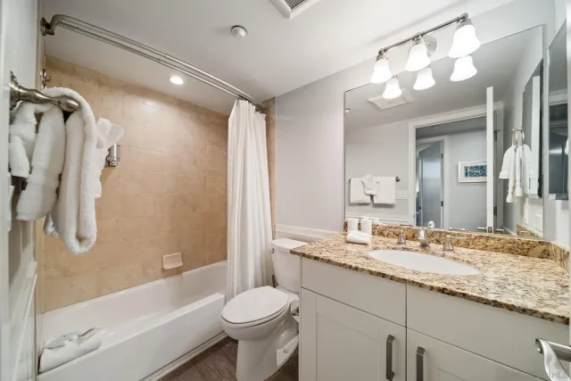 a view of kitchen with washer and dryer