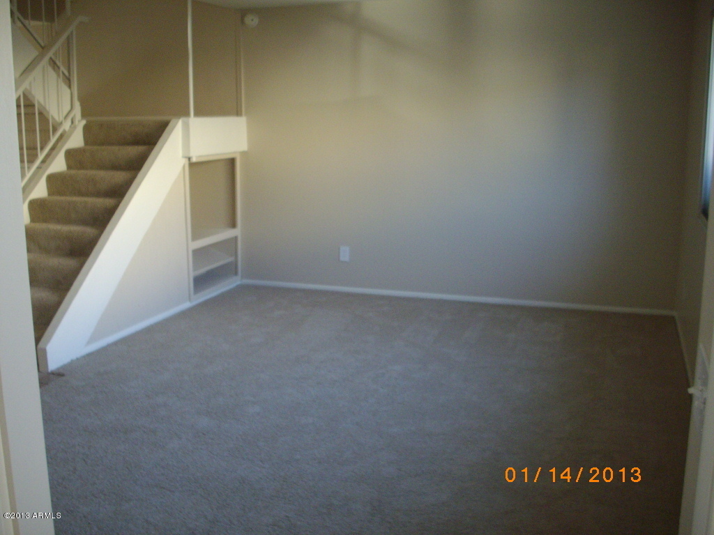 6905 East Osborn Road, Unit F Scottsdale, AZ 85251 - Photo 3 of 19 Living room