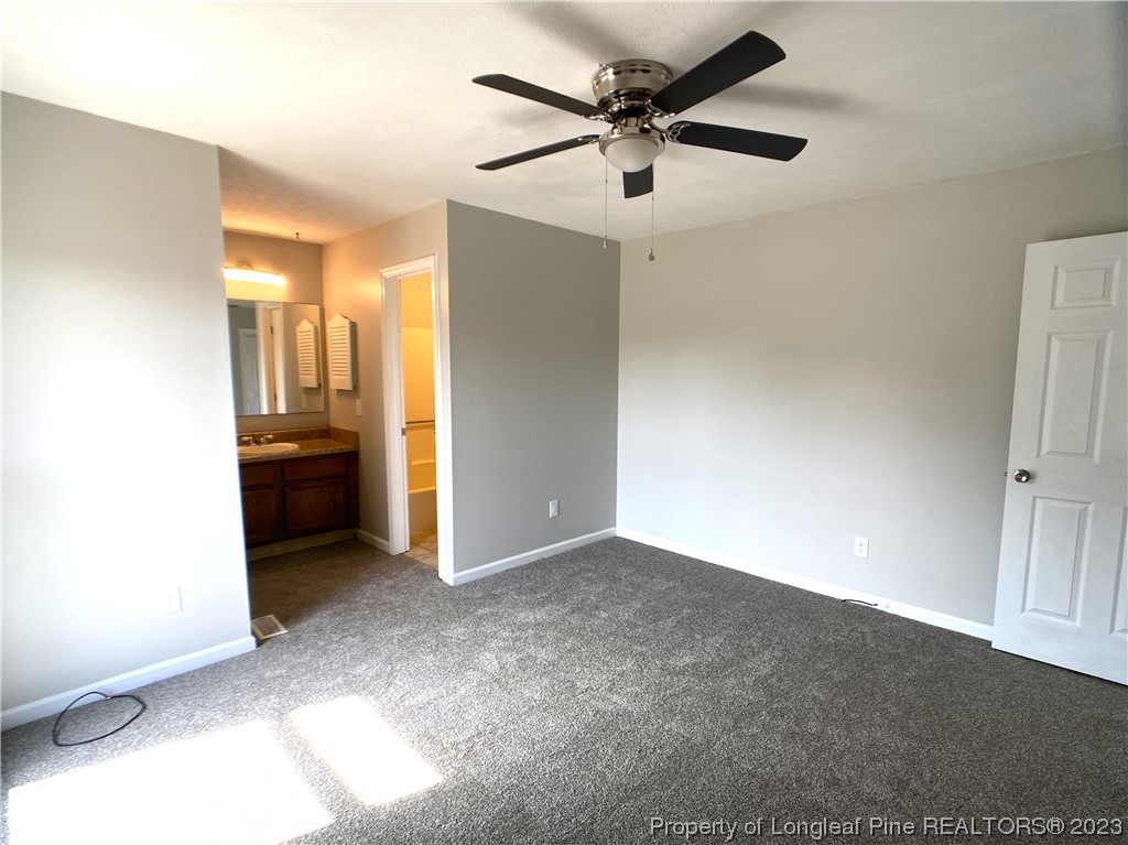 5686 Castleton Drive Hope Mills, NC 28348 - Photo 12 of 21 a view of a livingroom with a kitchen