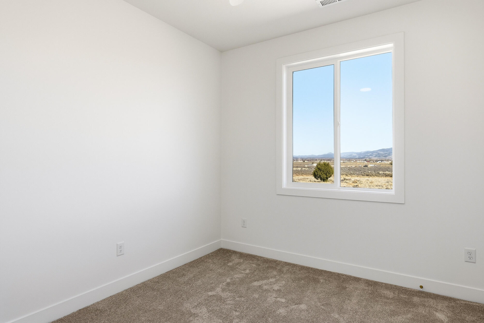 4192 West Midvalley Road Cedar City, UT 84721 - Photo 37 of 59 4192 W Midvalley Updates-41