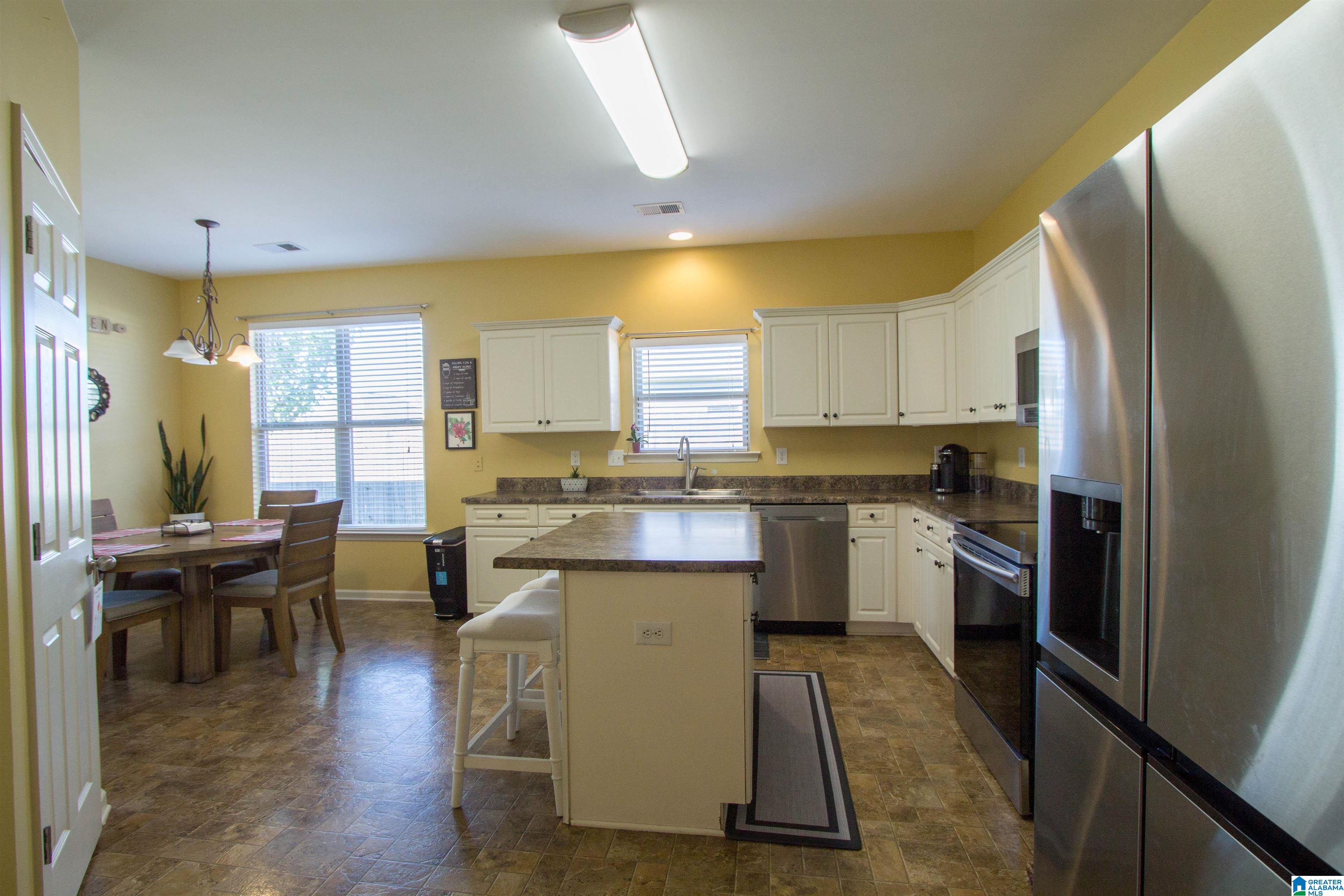 856 Barkley Drive Alabaster, AL 35007 - Photo 11 of 48