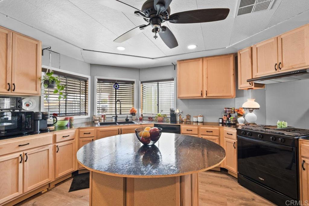 8701 Mesa Road, Unit 150 Santee, CA 92071 - Photo 3 of 38