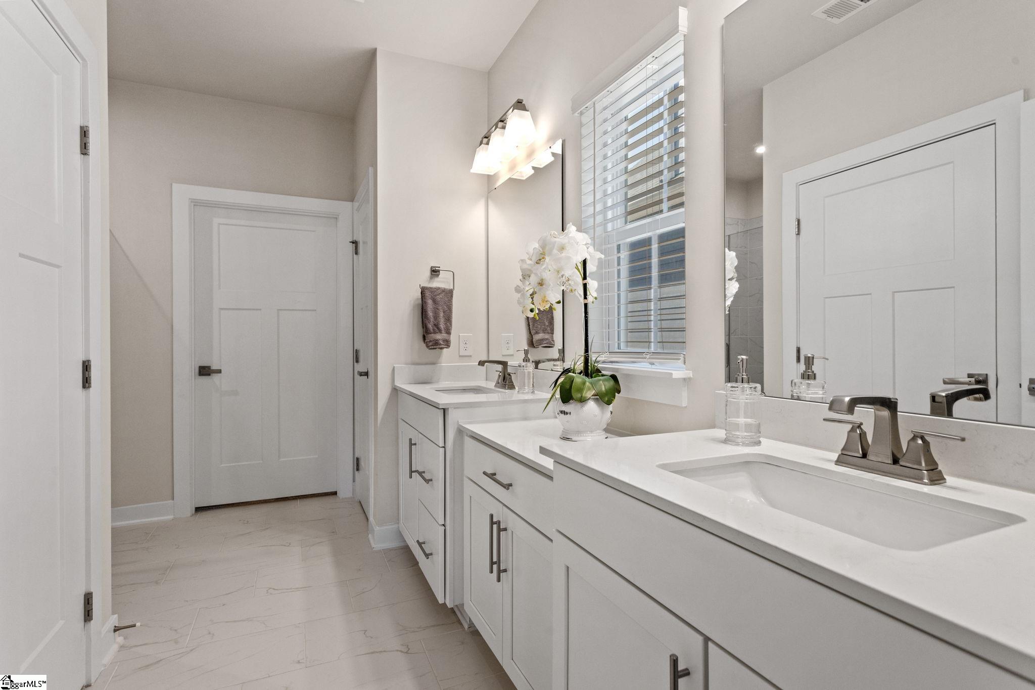 356 Hollythorpe Lane Fountain Inn, SC 29644 - Photo 18 of 39