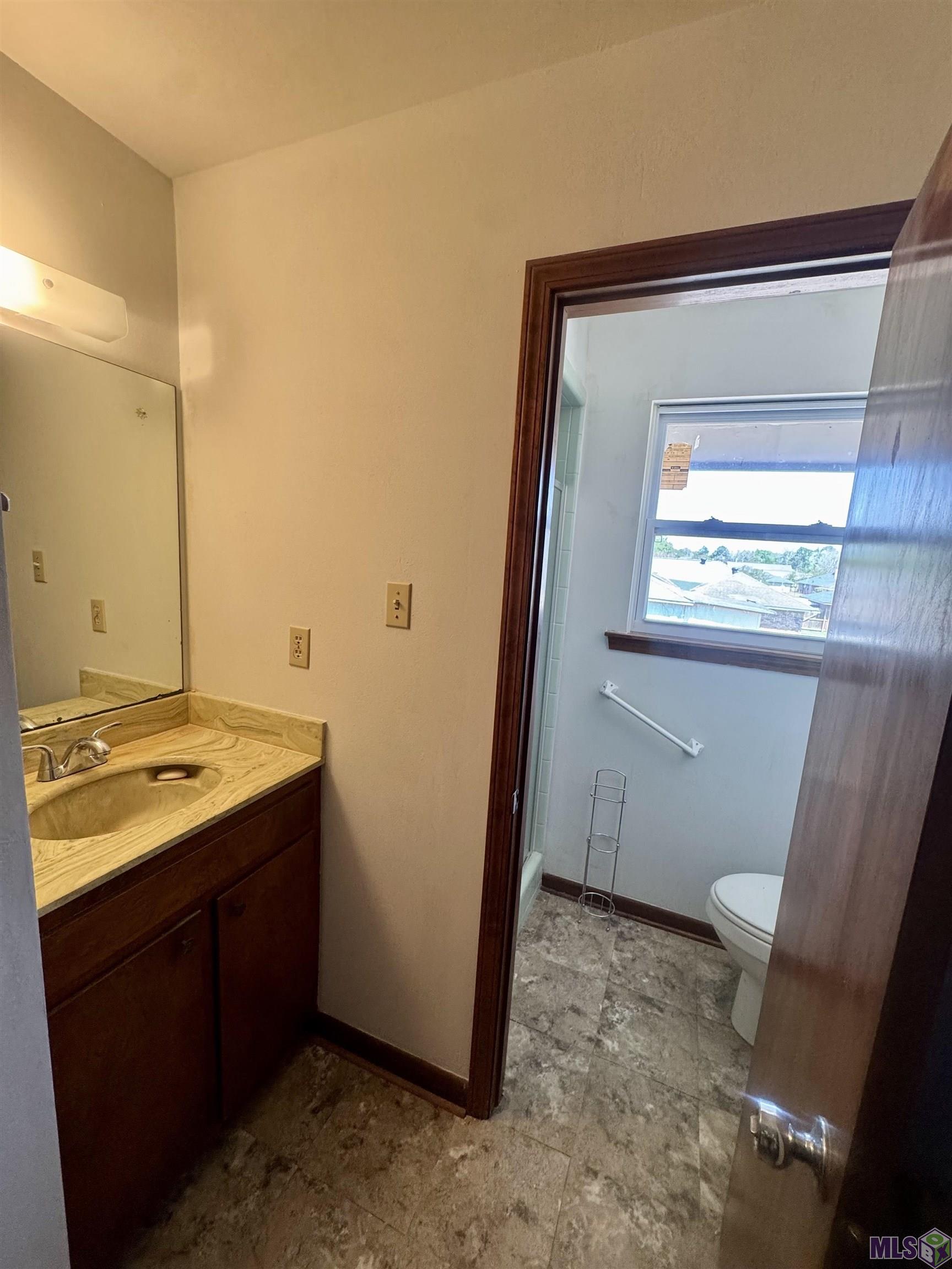 209 Blount Road Baton Rouge, LA 70807 - Photo 15 of 18 bathroom