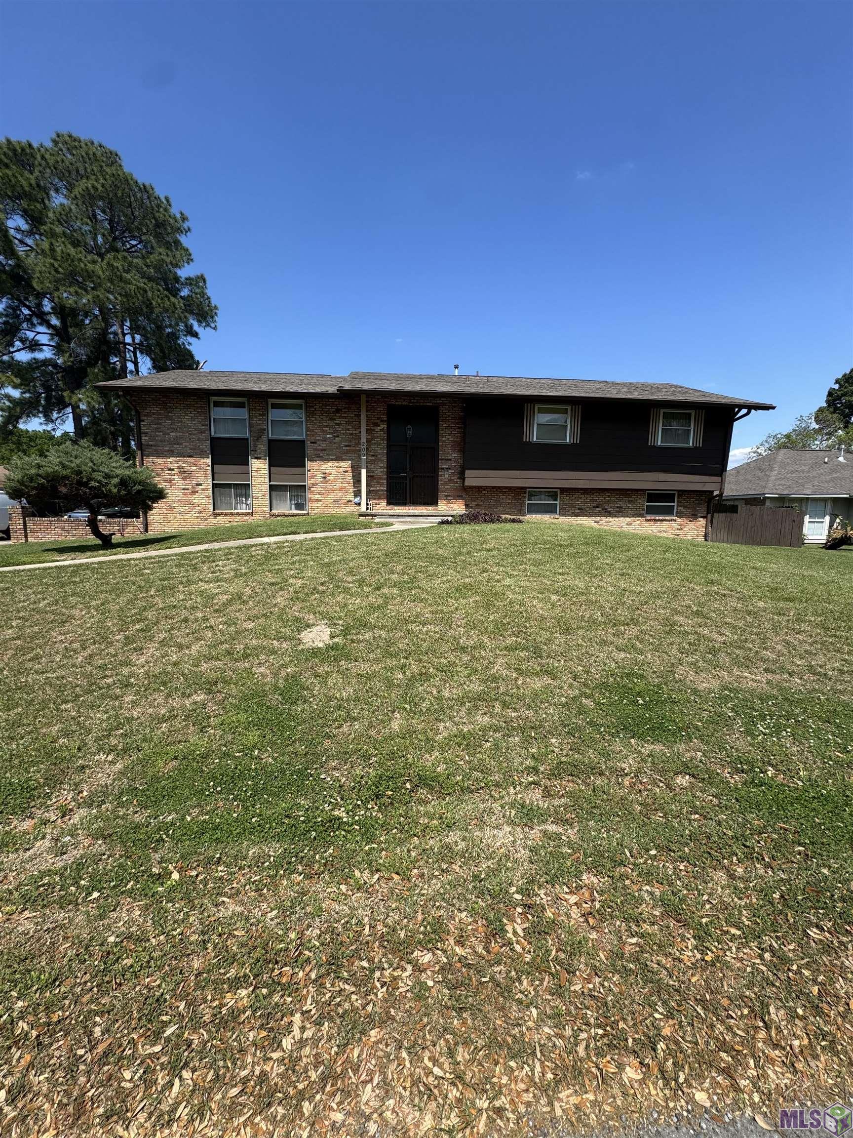 209 Blount Road Baton Rouge, LA 70807 - Photo 18 of 18 front of house