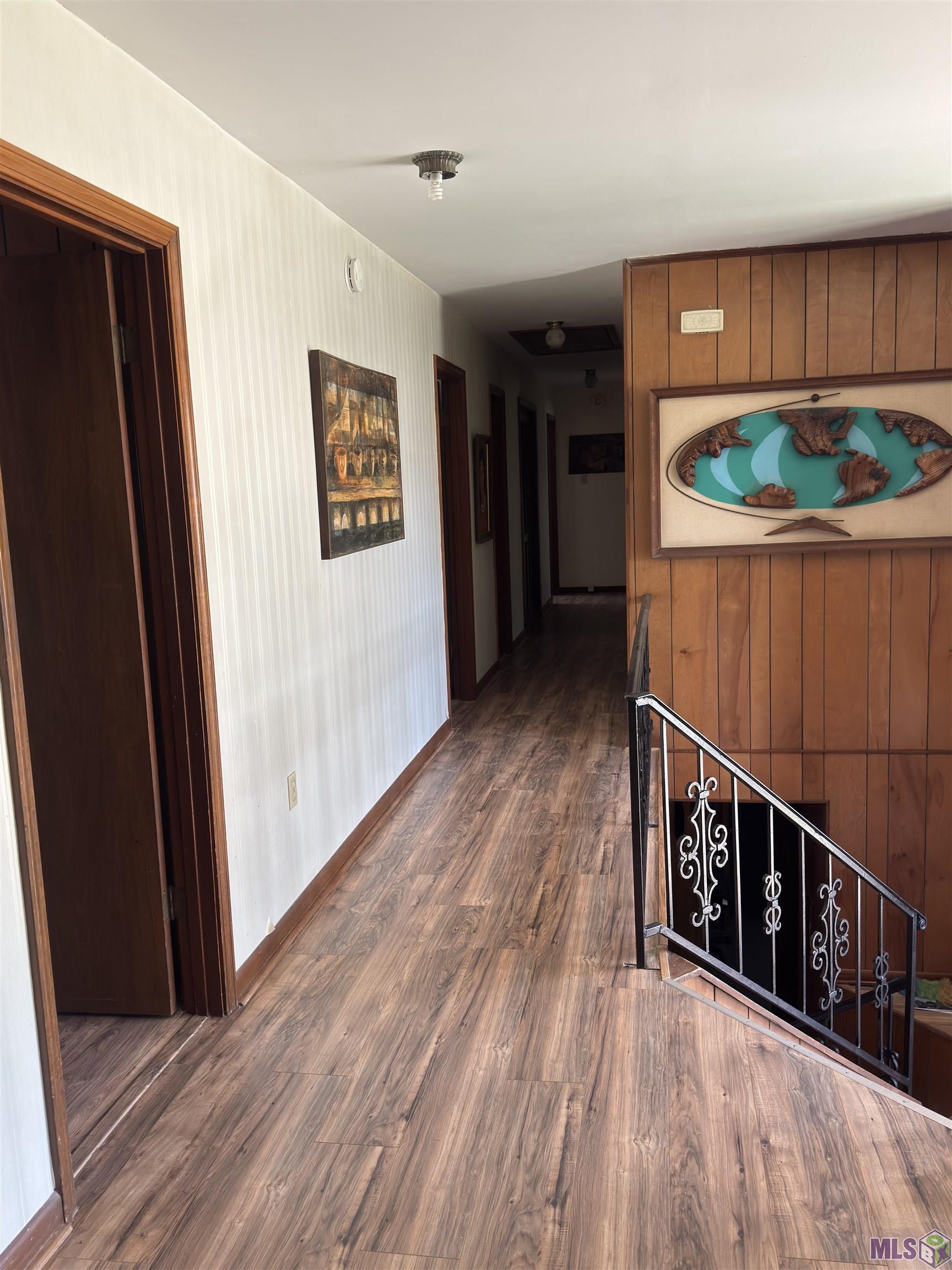 209 Blount Road Baton Rouge, LA 70807 - Photo 5 of 18 hallway