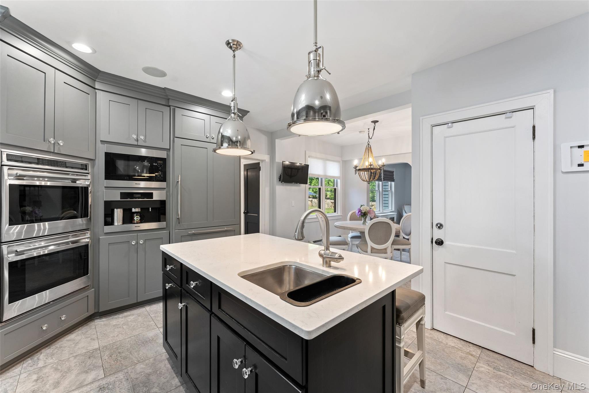 211 Strawtown Road West Nyack, NY 10994 - Photo 11 of 47