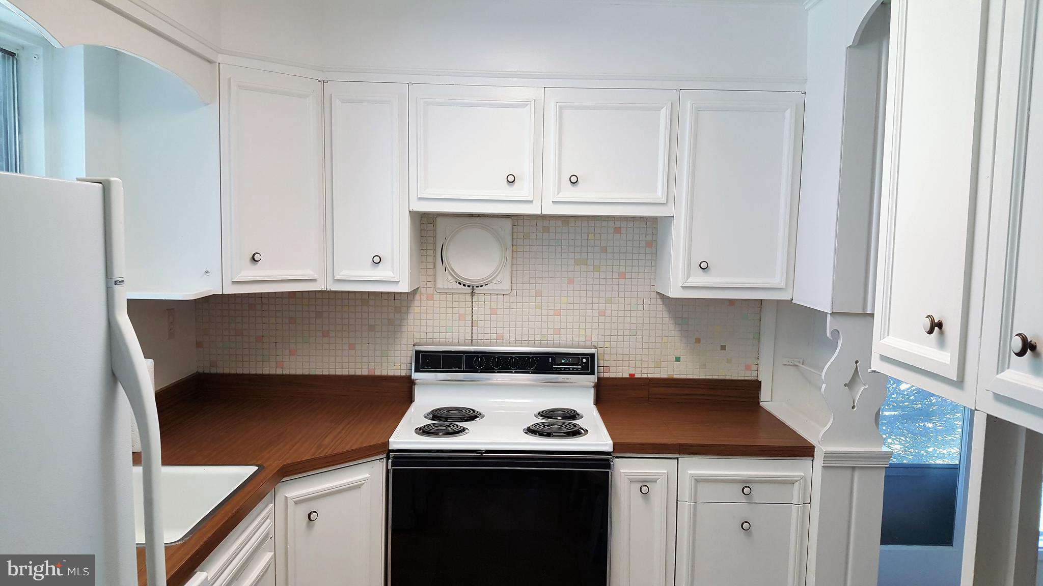 300 Cavalier Court Silver Spring, MD 20901 - Photo 17 of 24 Kitchen